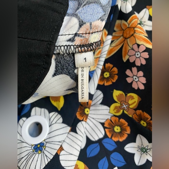 EUC SANDRO Ekin Floral Print V-Neck Short Sleeve Top With White Eyelets XS-Small - Picture 11 of 16